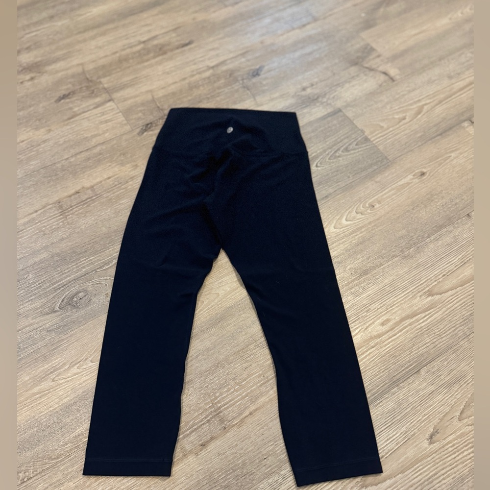 Lululemon caprese. Very soft, perfect for any occasion.